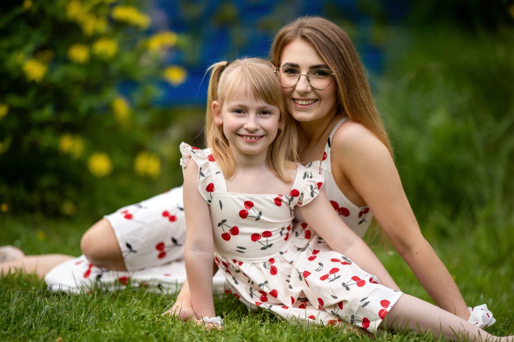 sesja rodzinna kasia maja leknica lubuskie fotograf zary sukienki lato